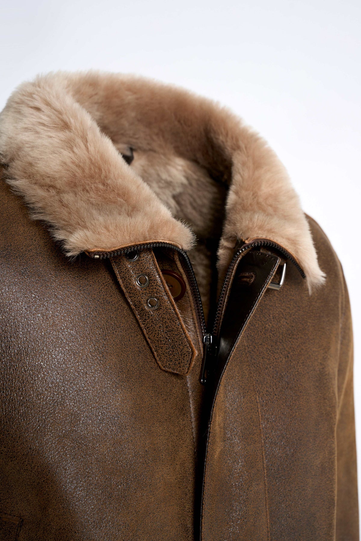 Kensington Shearling Leather Jacket in saddle brown made of genuine sheepskin with natural shearling lining